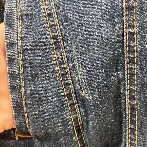 Dark denim lightly distressed Jean jacket TORRID size 1 (plus) - Picture 11 of 17